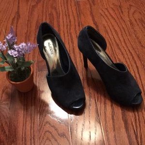 Blue suede Alfani shoes